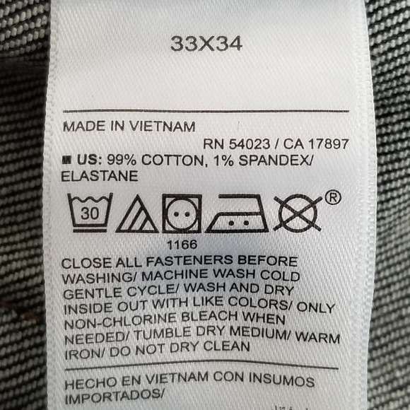 Old Navy Men’s Built in Flex Athletic Tapered Leg Jeans Size 33 NWOT - Picture 11 of 12